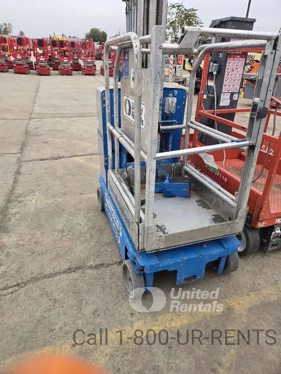2016 Genie GR-20 Self-Propelled One-Person Lift