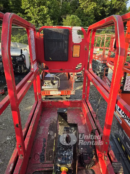 2018 MEC MICRO 19 Scissor Lift