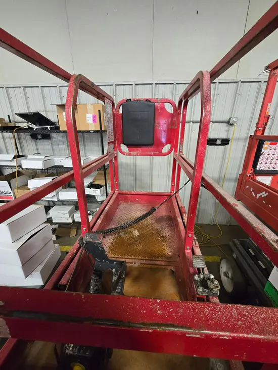 2018 MEC MICRO 19 Scissor Lift