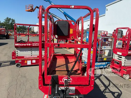 2019 MEC MICRO 19 Scissor Lift