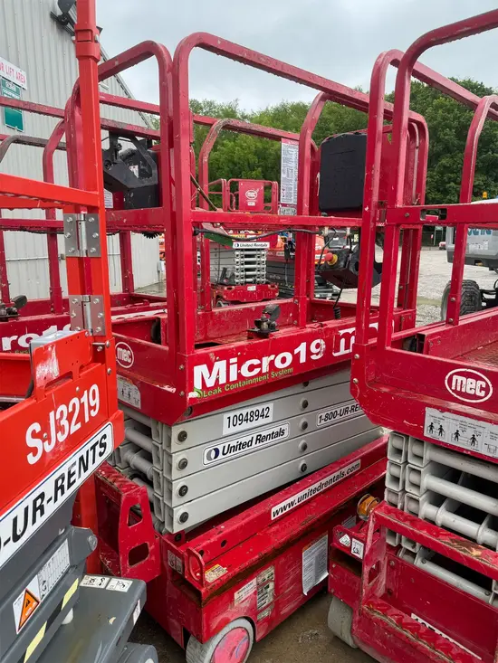 2019 MEC MICRO 19 Scissor Lift