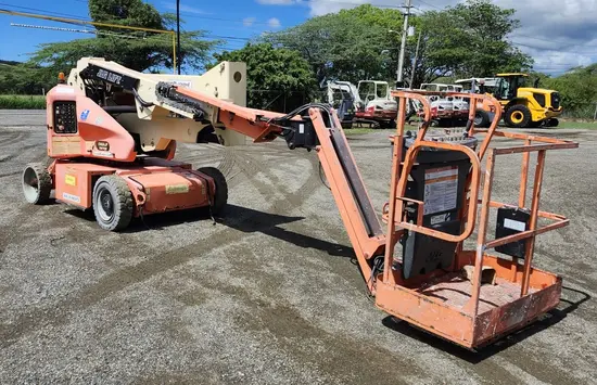 2016 JLG E400AJPN Articulating Boom Lift