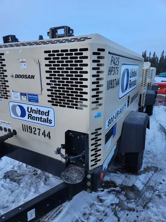 2021 Doosan P425/HP375WCU Air Compressor