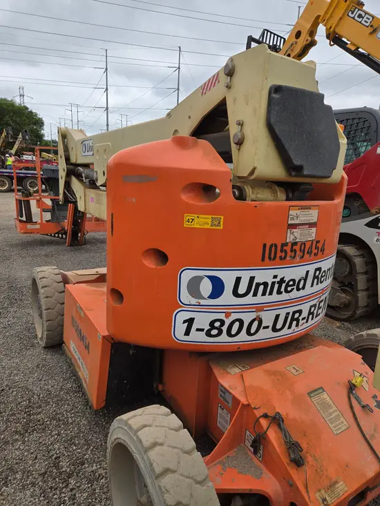 2017 JLG E450AJ Articulating Boom Lift