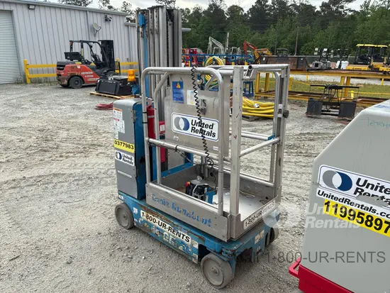 2015 Genie GR-20 Self-Propelled One-Person Lift