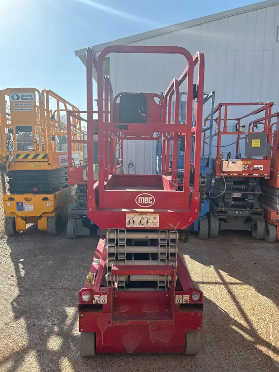 2018 MEC MICRO 19 Scissor Lift