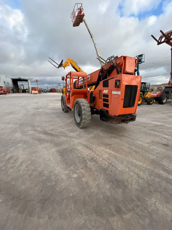 2016 SKYTRAK 8042 Forklift