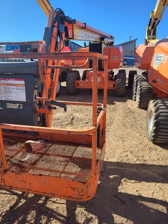 2015 JLG 800AJ Articulating Boom Lift