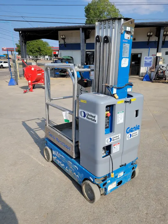 2018 Genie GR-20 Self-Propelled One-Person Lift