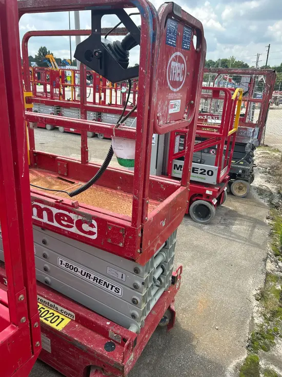 2019 MEC MICRO 19 Scissor Lift
