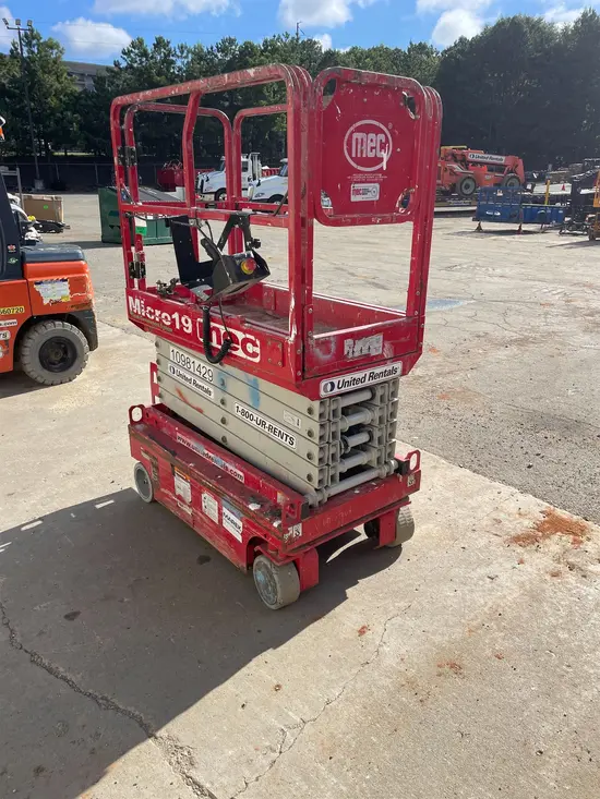 2019 MEC MICRO 19 Scissor Lift