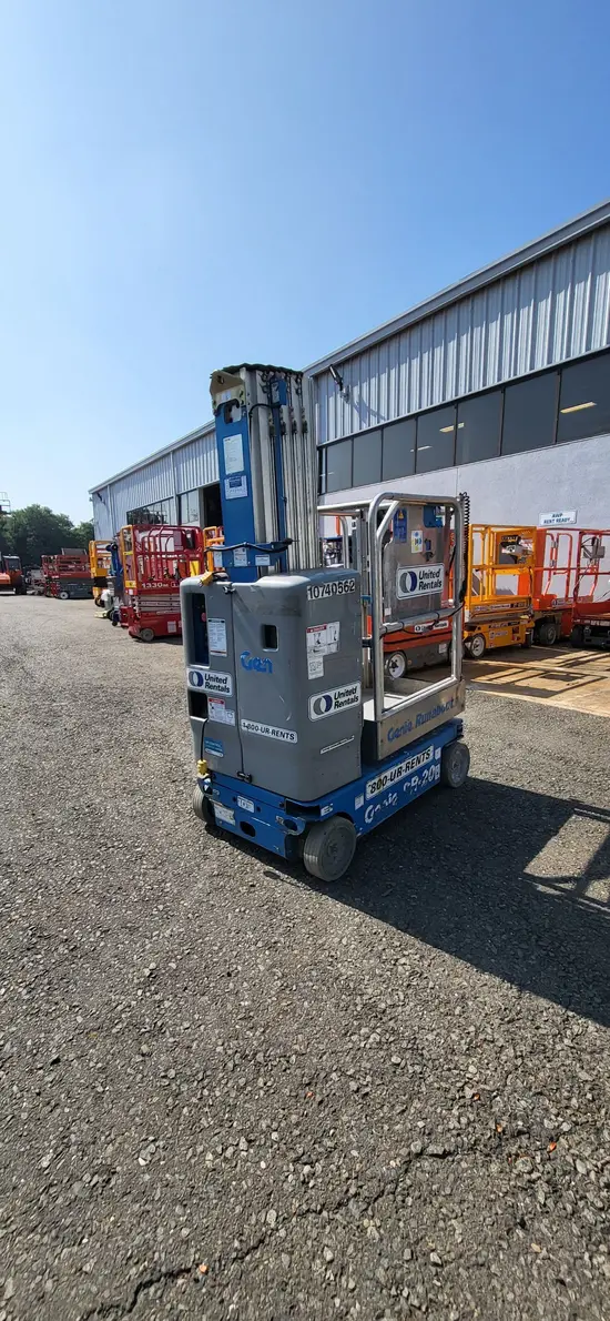 2018 Genie GR-20 Self-Propelled One-Person Lift