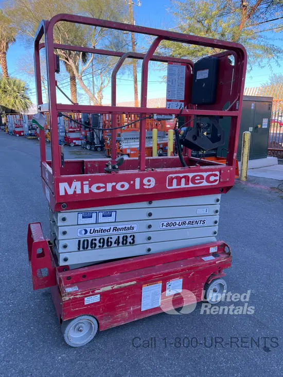 2017 MEC MICRO 19 Scissor Lift
