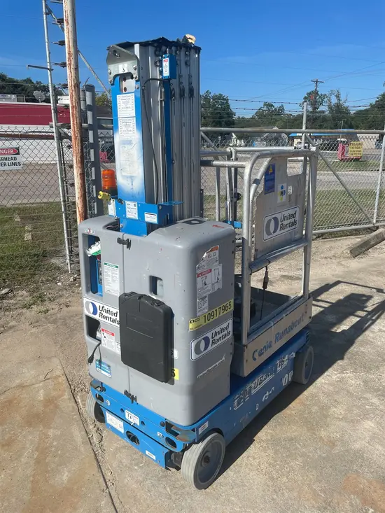 2019 Genie GR-20 Self-Propelled One-Person Lift