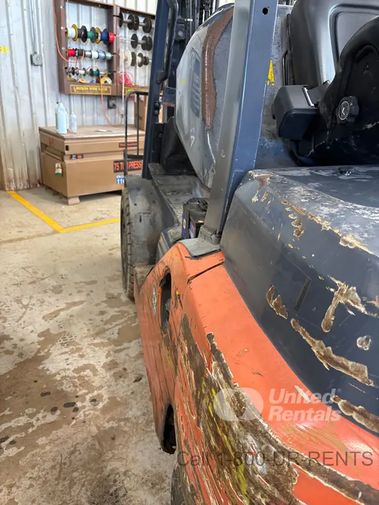 2019 Toyota 8FD35U Warehouse Forklift