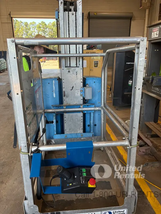 2014 Genie GR-20 Self-Propelled One-Person Lift