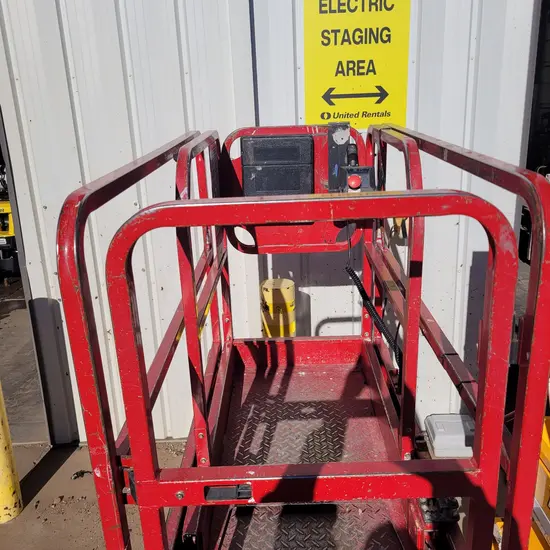 2018 MEC MICRO 19 Scissor Lift