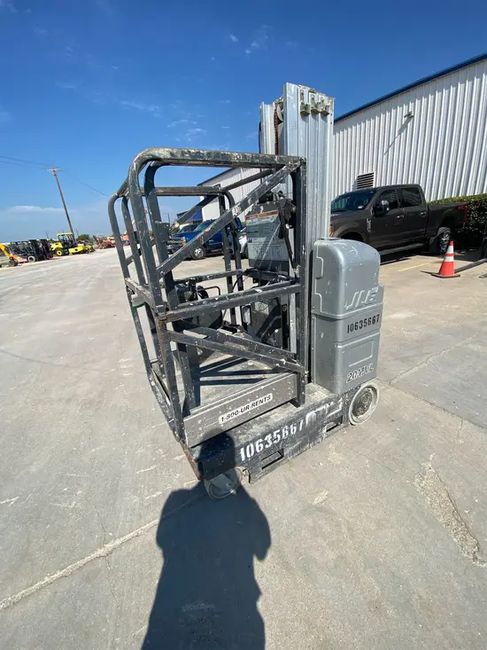 2017 JLG 20MVL Self-Propelled One-Person Lift