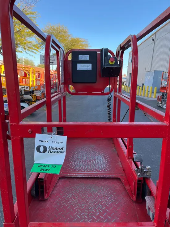 2018 MEC MICRO 19 Scissor Lift