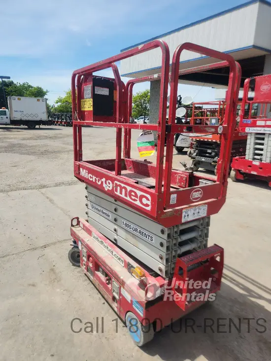 2018 MEC MICRO 19 Scissor Lift