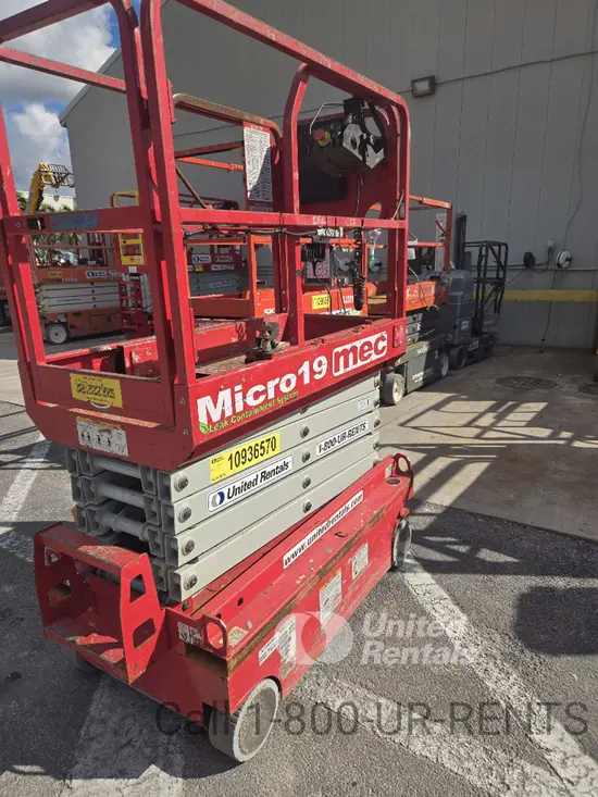 2019 MEC MICRO 19 Scissor Lift