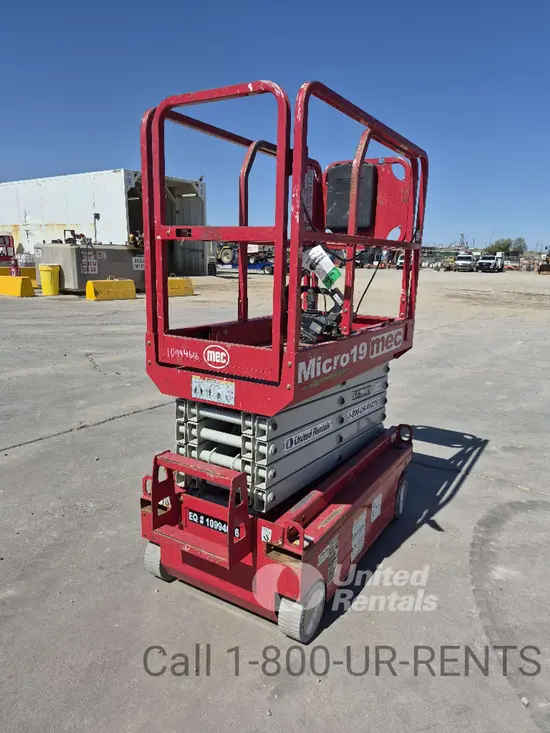2019 MEC MICRO 19 Scissor Lift