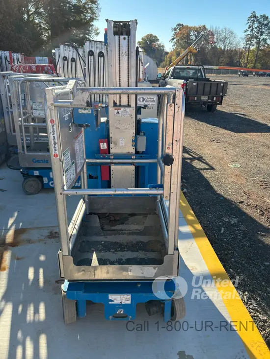 2018 Genie GR-20 Self-Propelled One-Person Lift