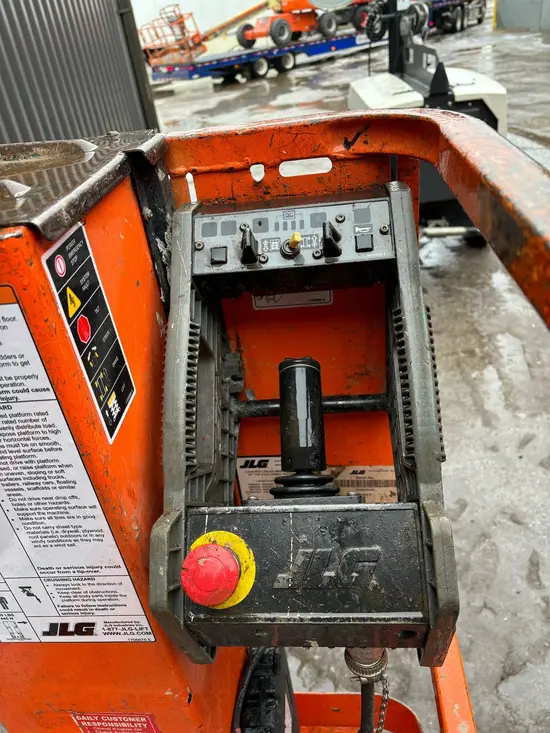 2015 JLG 1230ES Self-Propelled One-Person Lift