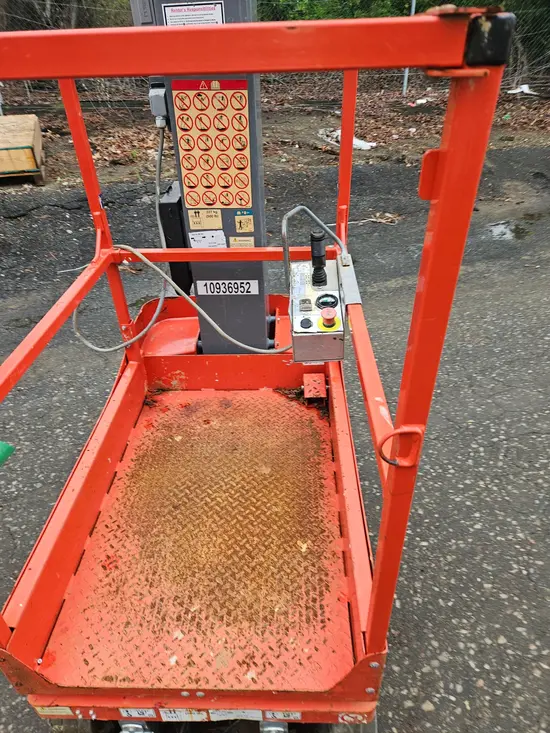 2019 Skyjack SJ12 Self-Propelled One-Person Lift