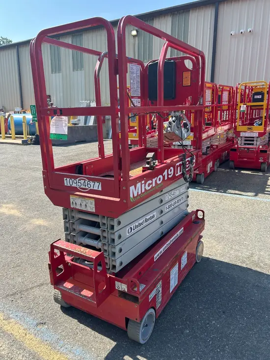 2019 MEC MICRO 19 Scissor Lift