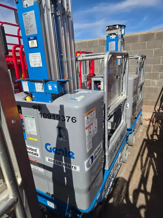 2019 Genie GR-20 Self-Propelled One-Person Lift