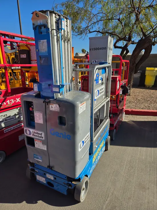 2015 Genie GR-20 Self-Propelled One-Person Lift