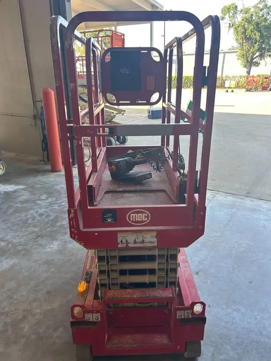 2019 MEC MICRO 19 Scissor Lift