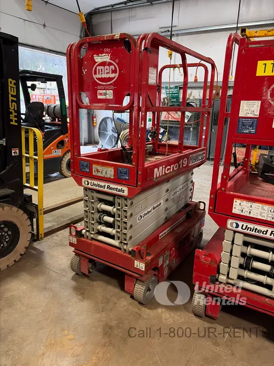 2019 MEC MICRO 19 Scissor Lift