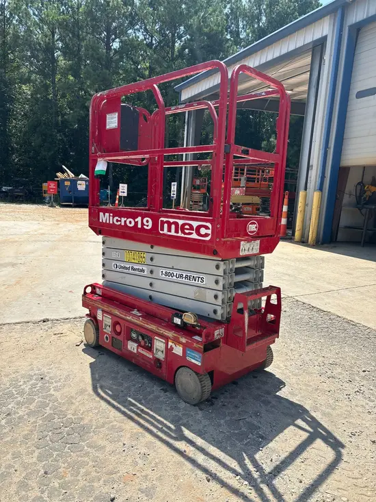 2018 MEC MICRO 19 Scissor Lift