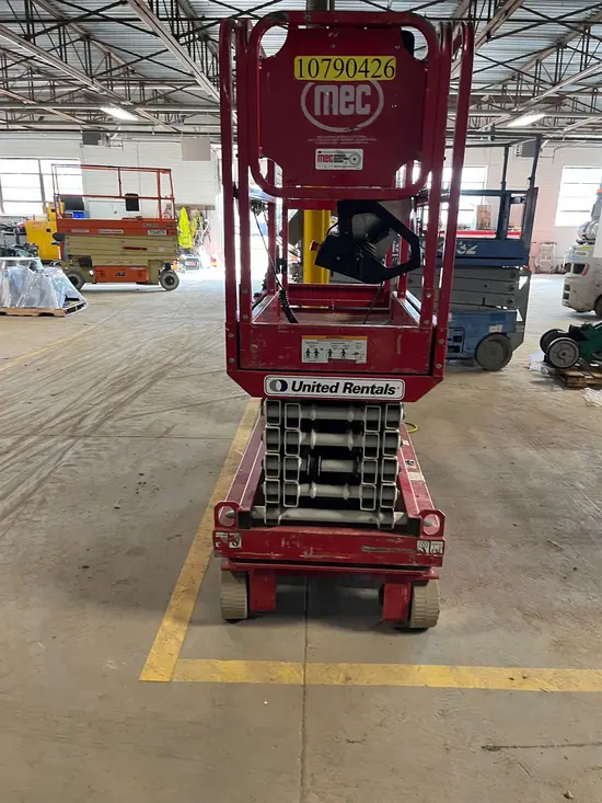 2018 MEC MICRO 19 Scissor Lift