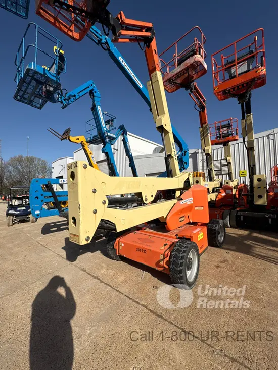 2018 JLG E450AJ Articulating Boom Lift