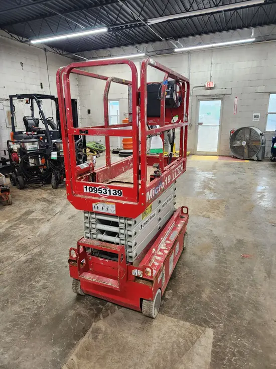 2019 MEC MICRO 19 Scissor Lift