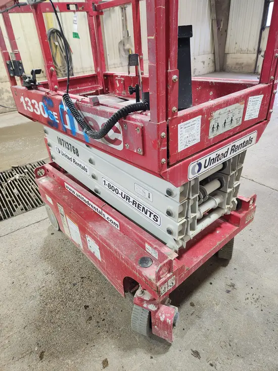2018 MEC 1330SE Scissor Lift