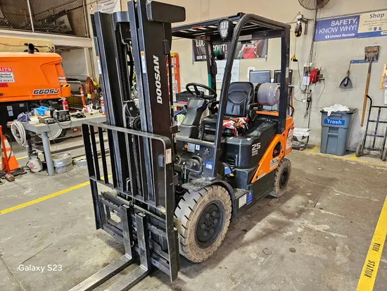 2022 Doosan G25P-7DF Warehouse Forklift