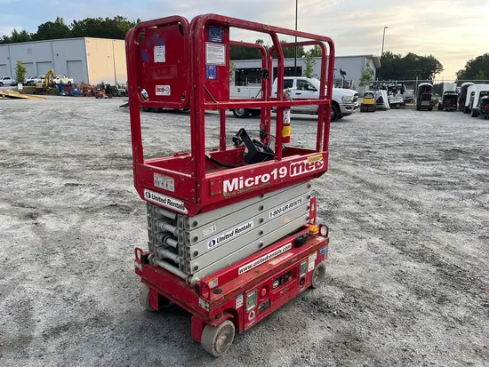 2019 MEC MICRO 19 Scissor Lift