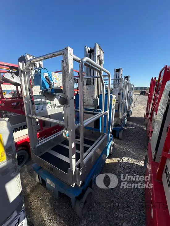 2017 Genie GR-20 Self-Propelled One-Person Lift