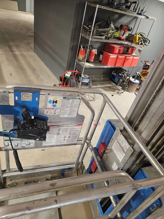 2016 Genie GR-20 Self-Propelled One-Person Lift
