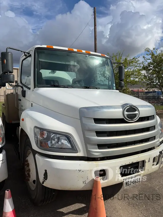2019 HINO 268DCD4X2
