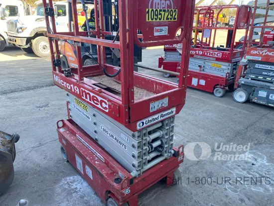 2019 MEC MICRO 19 Scissor Lift