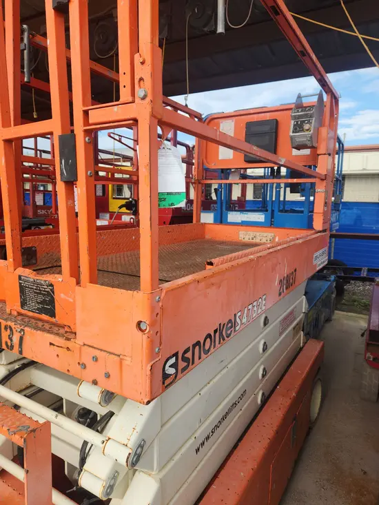 2018 Snorkel S4732E Scissor Lift