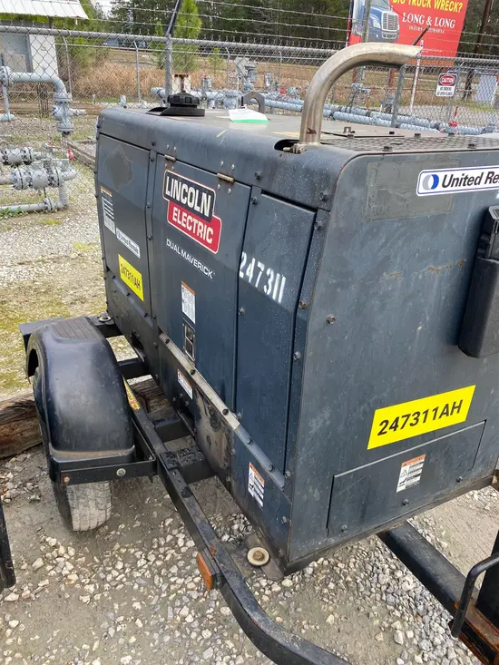 2020 Lincoln Electric DUAL MAVERICK Welder