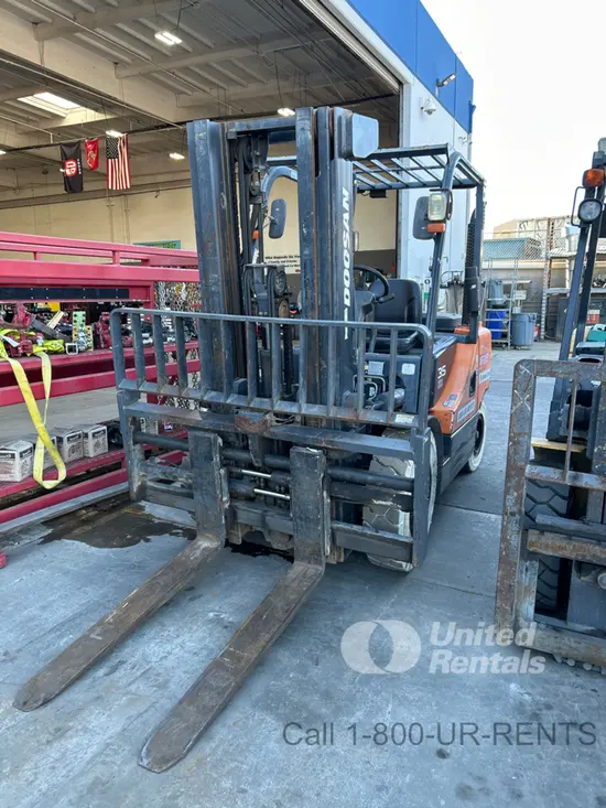 2015 Doosan D35 Warehouse Forklift
