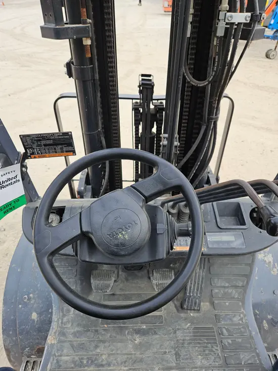 2018 Toyota 8FGU30 Warehouse Forklift