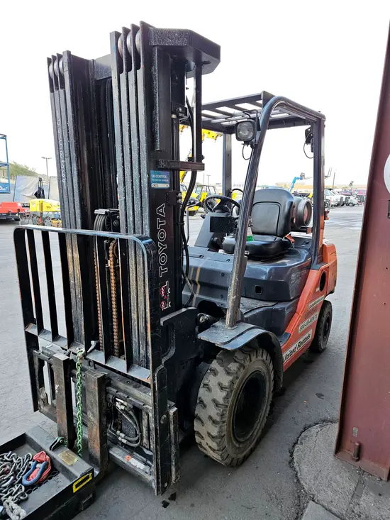 2019 Toyota 8FGU25 Warehouse Forklift